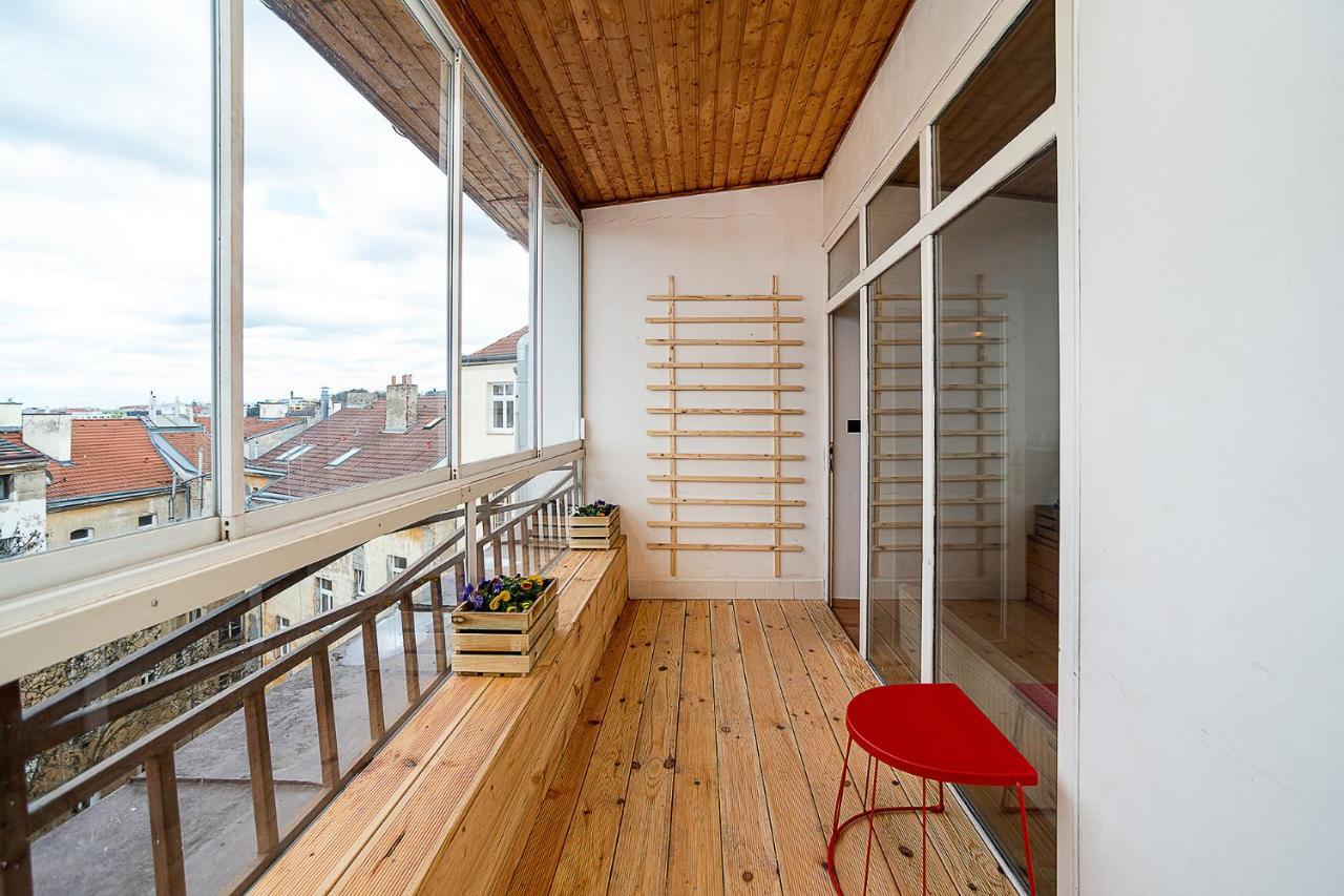 Big 4-Bedroom Flat, Terrace With Great Vitkov View Прага Екстериор снимка
